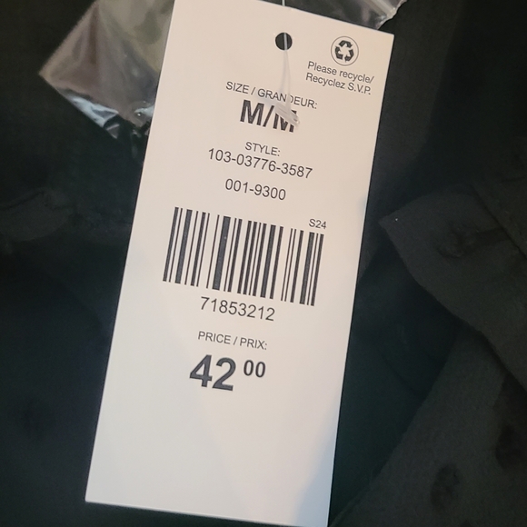 Textured Button-Front Ruffle Collar Blouse - Picture 3 of 10